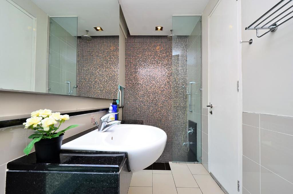 Ss Suites Swiss Garden Residences Куала Лумпур Екстериор снимка